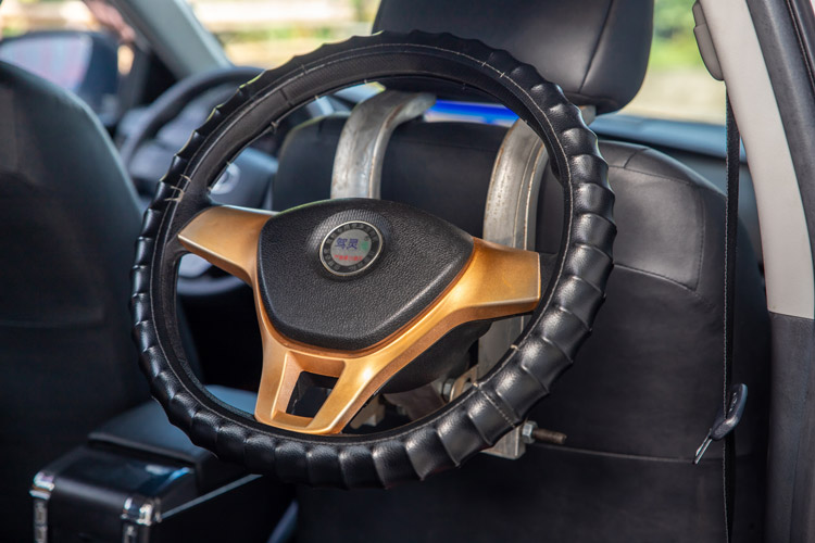 配有練習用方向盤